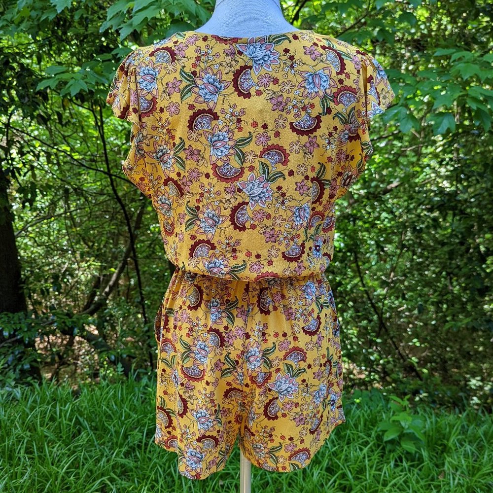 SANCTUARY Short Sleeve V-Neck Romper in Yellow Gold Sunray Size XS - Picture 11 of 12